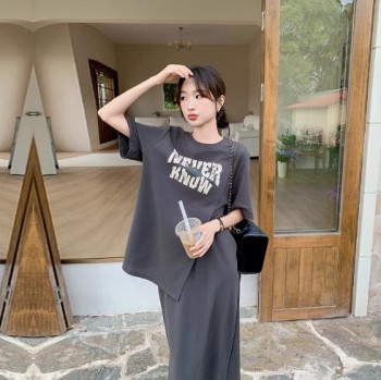 灰色字母印花休闲套装裙女夏季2025新款时尚短袖t恤半身裙两件套