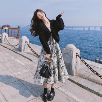 法式温柔风印花吊带裙套装女春秋2025新款超好看开衫连衣裙两件套